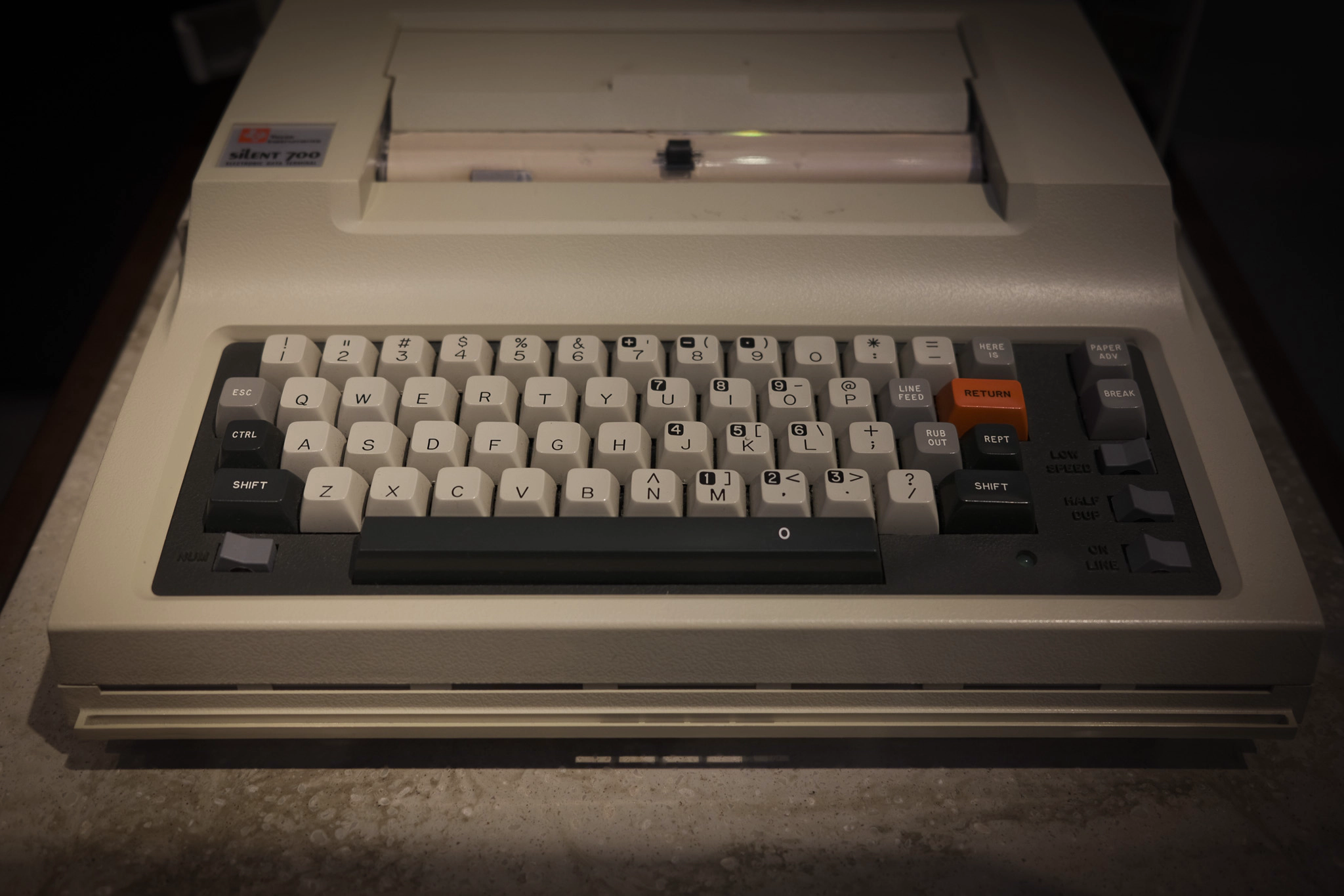 A photograph of the Silent 700, a computer on the verge of the computer-typewriter transition